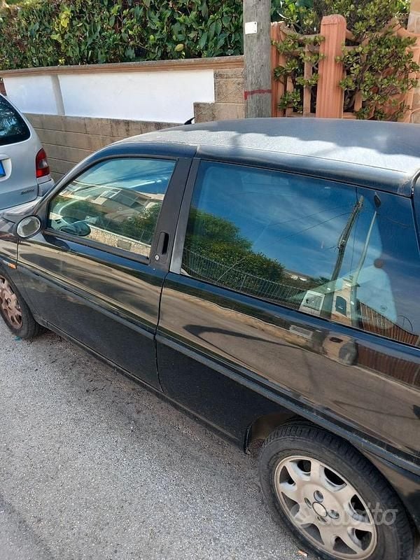 Usata Lancia Ypsilon 54 CV (39 kW) 2000 Utilitaria