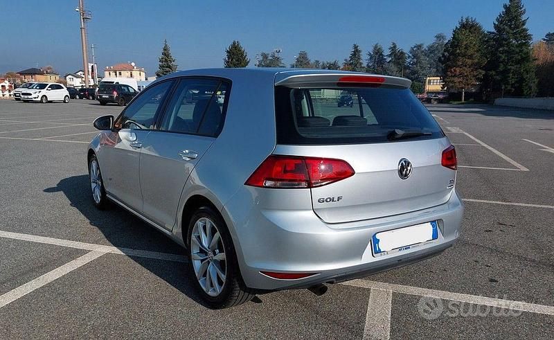 Usata VW Golf VII Highline 105 CV (77 kW) 2014 Grigio Utilitaria