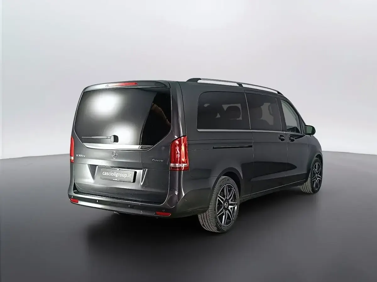 Usata Mercedes V300 Premium 239 CV (175 kW) 2024 Nero Monovolume
