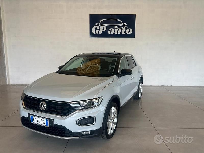 Grigio Usata 2018 VW T-Roc Advance SUV | 15.400 € (Buon prezzo) - Immagine 1/4