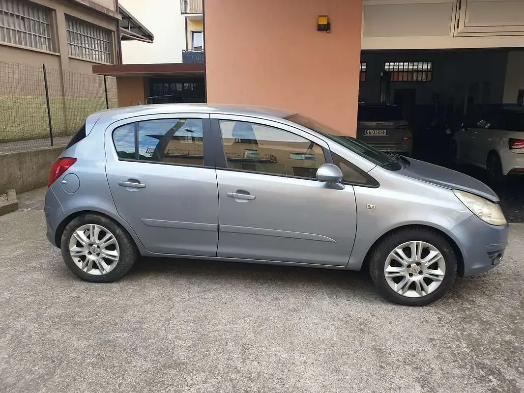 Usata Opel Corsa Cosmo 80 CV (58 kW) 2007 Utilitaria