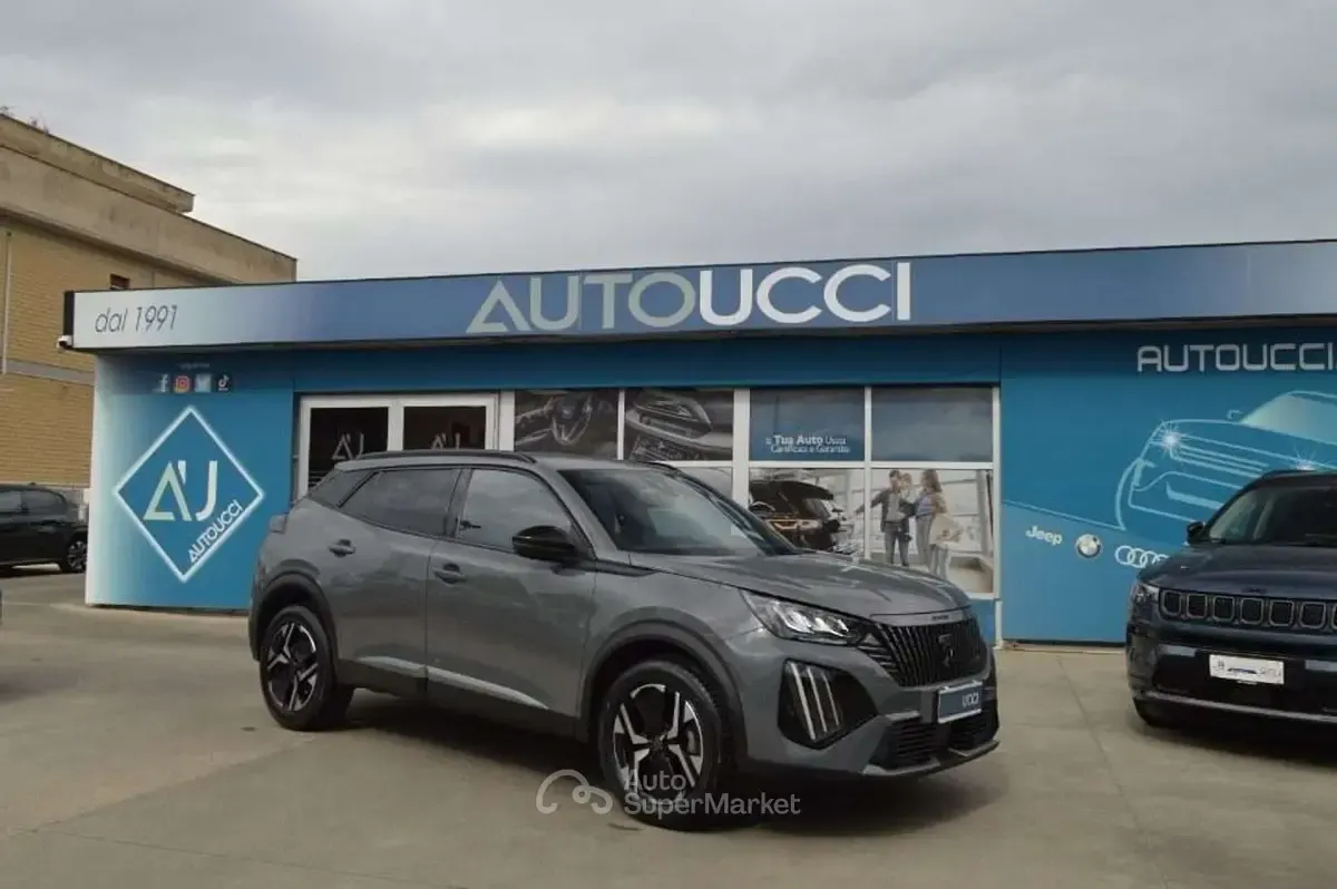 Usata Peugeot 2008 Allure 131 CV (96 kW) 2024 Selenium grey SUV