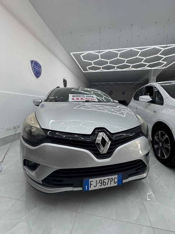 Usata Renault Clio GrandTour Intens 75 CV (55 kW) 2017 Grigio Station wagon