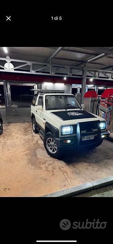 Bianco Usata 1992 Daihatsu Feroza SUV | 4500 € - Immagine 1/4