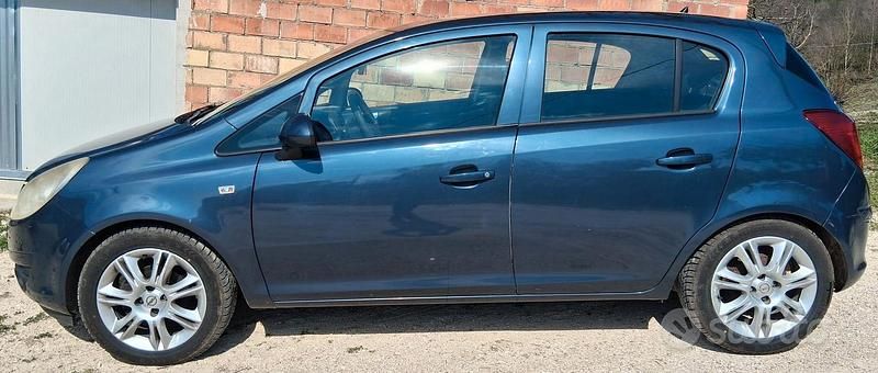 Usata Opel Corsa Cosmo 75 CV (55 kW) 2009 Blu/azzurro Utilitaria