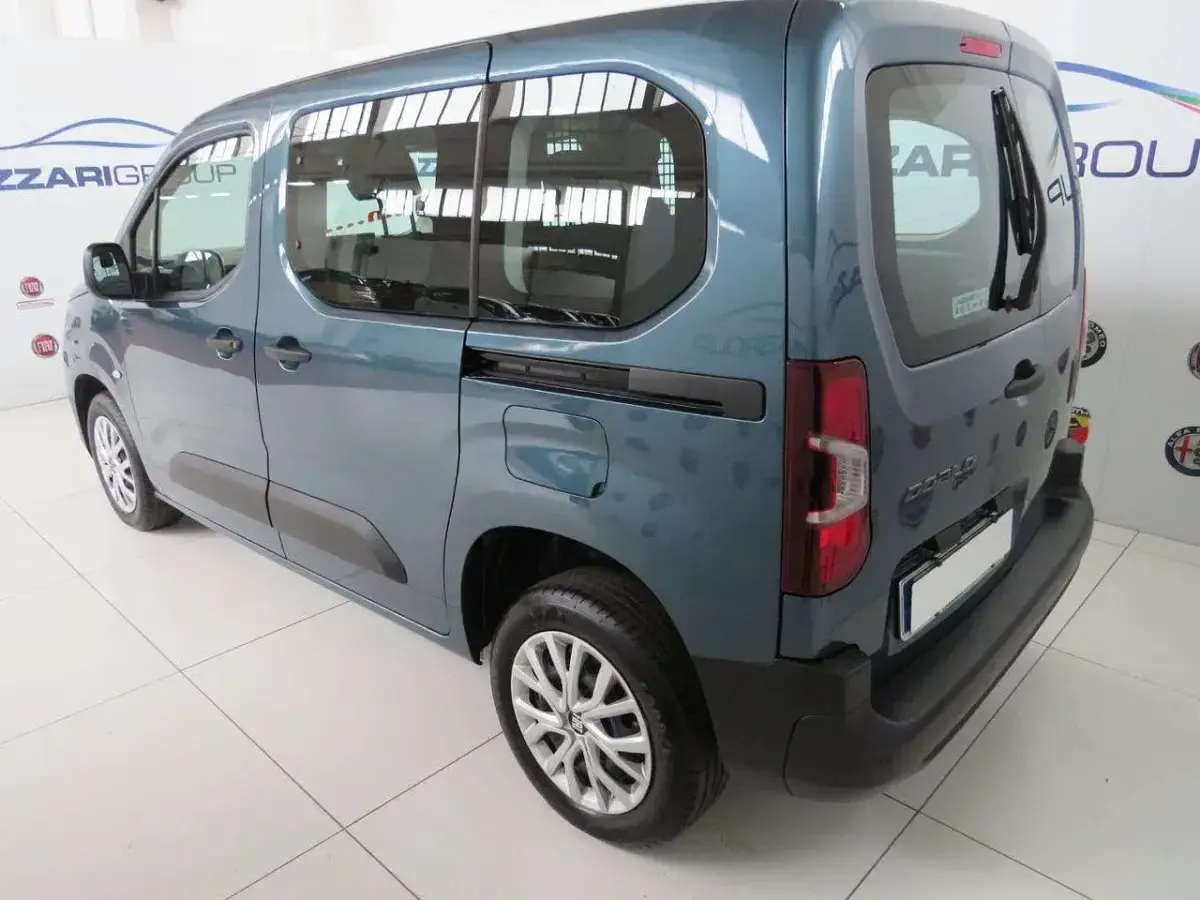 Nuova Fiat Doblò 131 CV (96 kW) 2025 Blu Monovolume
