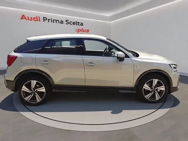Nuova Audi Q2 S-Line 150 CV (110 kW) 2026 Argento rugiada metallizzato SUV