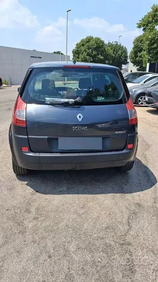 Usata Renault Scénic II 106 CV (77 kW) 2007 Bluazzurro Monovolume