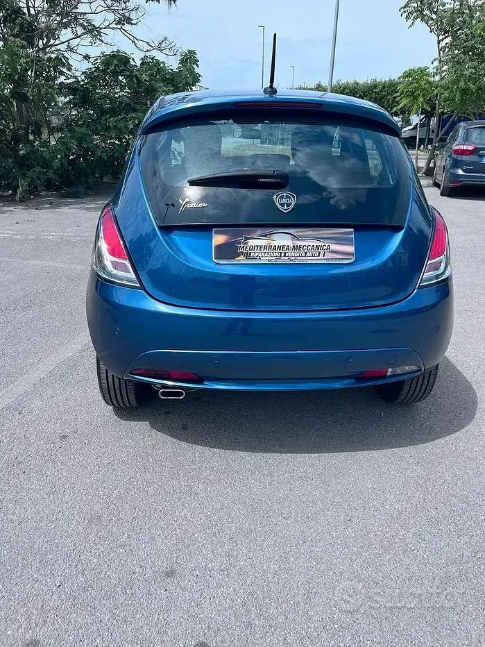 Usata Lancia Ypsilon 69 CV (50 kW) 2023 Blu Utilitaria