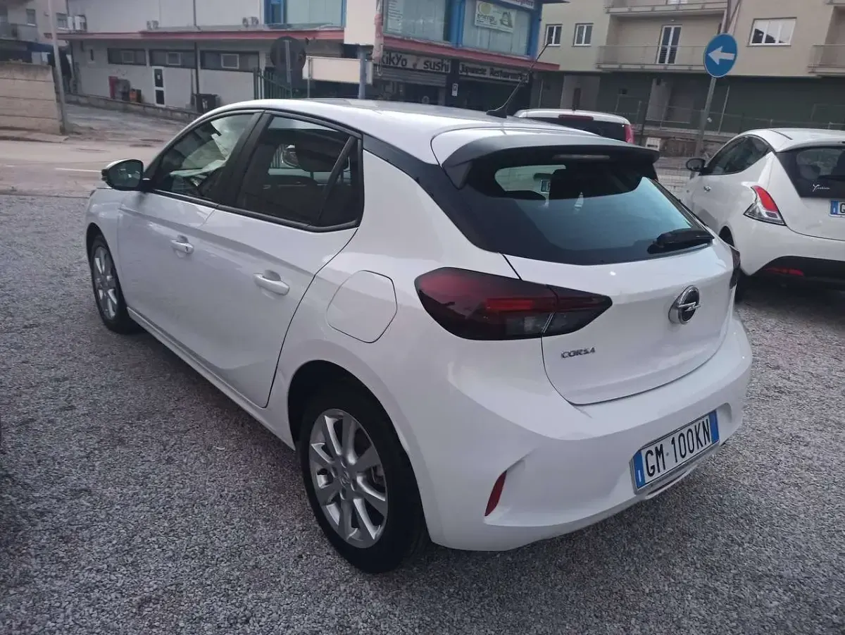Usata Opel Corsa Edition 101 CV (74 kW) 2023 Bianco Utilitaria