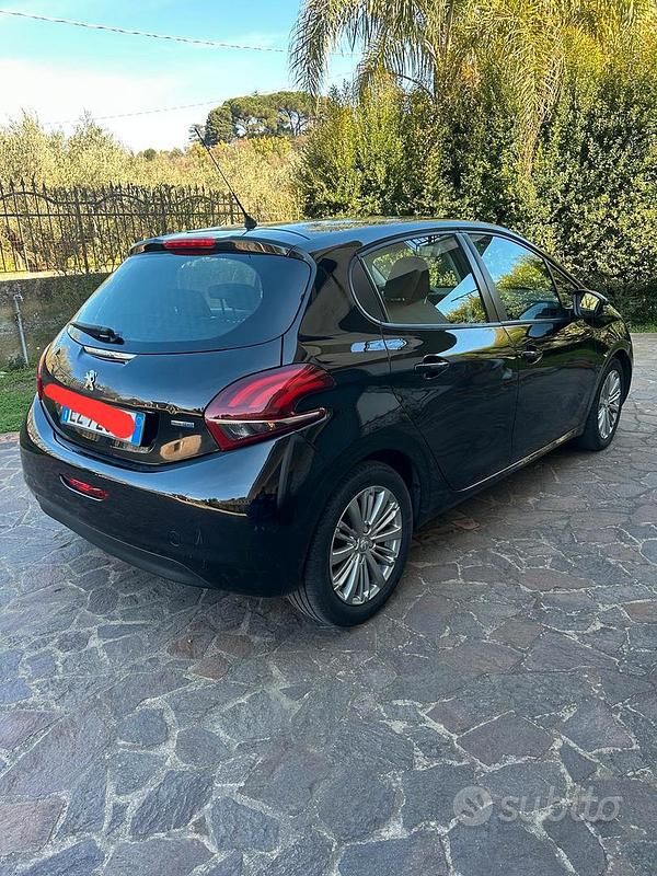 Usata Peugeot 208 2016 Utilitaria