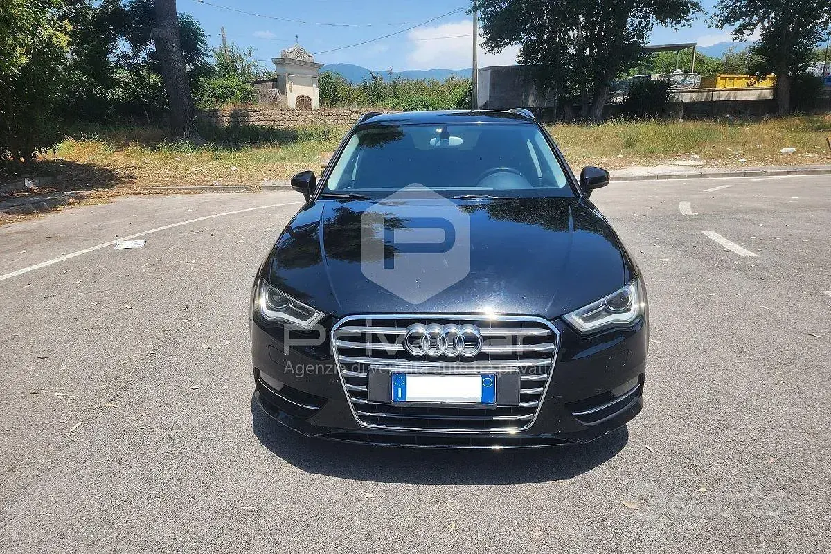 Usata Audi A3 Sportback Young 105 CV (77 kW) 2014 Nero Utilitaria