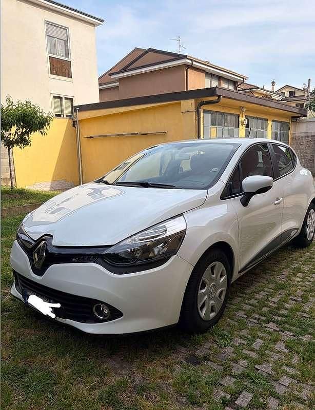 Usata Renault Clio IV 73 CV (53 kW) 2012 Berlina