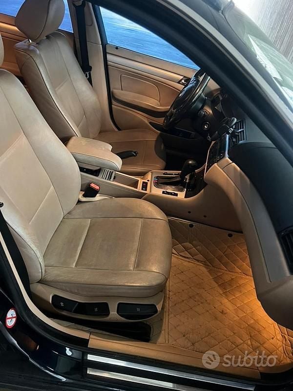 Usata BMW 330 204 CV (150 kW) 2003 Blu Station wagon