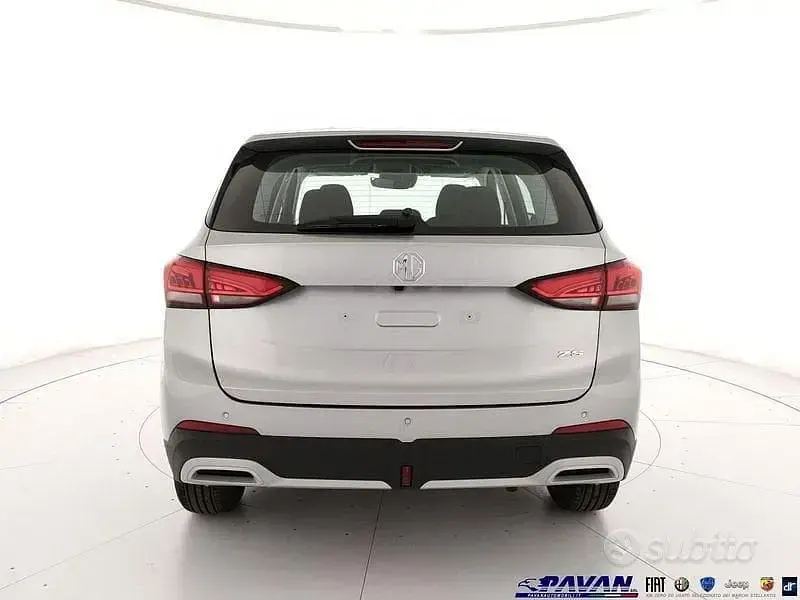 Nuevo MG ZS 2026 Gris SUV