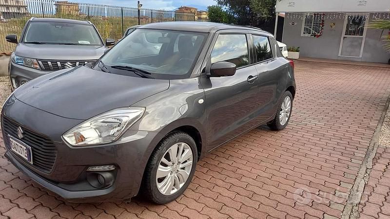 Usata Suzuki Swift 90 CV (66 kW) 2020 Grigio Berlina