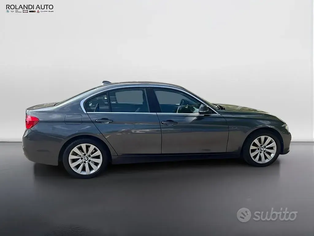Usata BMW 316 Sport Line 116 CV (85 kW) 2017 Grigio Berlina