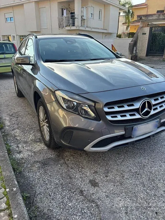Usata Mercedes GLA200 136 CV (100 kW) 2018 SUV