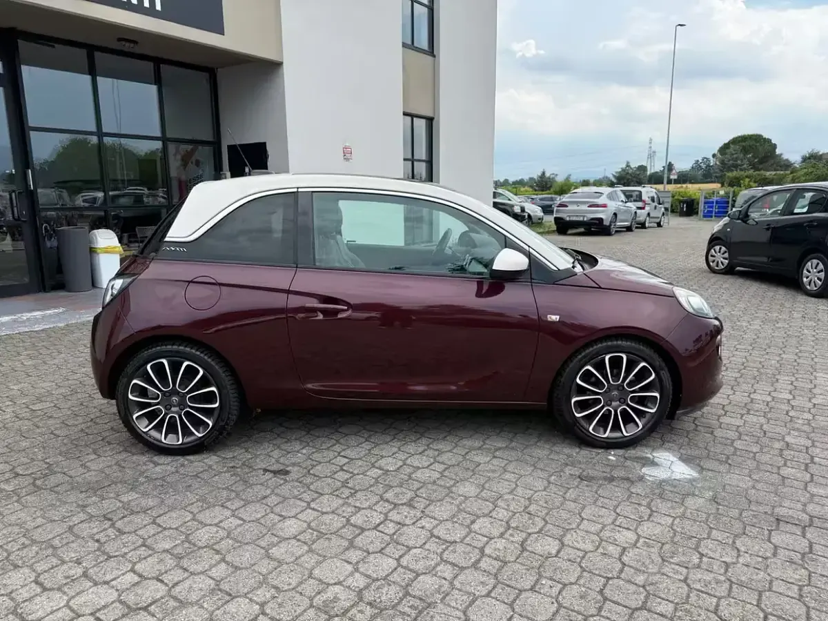 Usata Opel Adam Glam 87 CV (63 kW) 2016 Viola Utilitaria