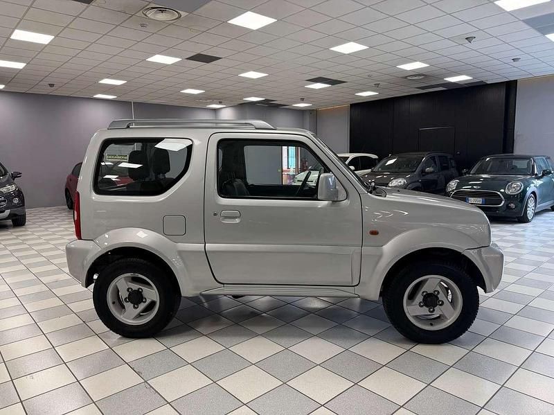 Usata Suzuki Jimny 82 CV (60 kW) 2003 Argento SUV