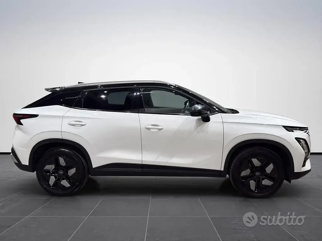 Usata Omoda 5 147 CV (108 kW) 2025 Bianco SUV