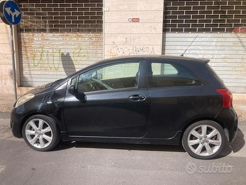 Usata Toyota Yaris 2008 Nero Utilitaria