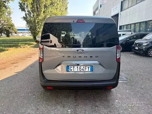 Usata Ford Tourneo Courier Active 125 CV (91 kW) 2024 Grigio Monovolume