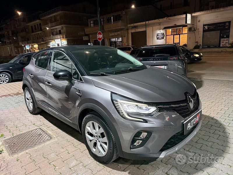 Usata Renault Captur Intens 115 CV (84 kW) 2020 Grigio SUV