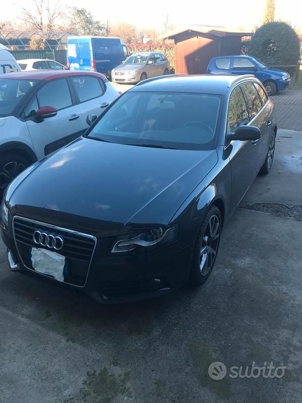 Grigio Usata 2009 Audi A4 Station wagon | 6900 € (Buon prezzo) - Immagine 1/4