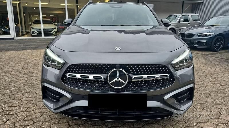 Usata Mercedes GLA200 AMG Line Premium 149 CV (109 kW) 2025 Grigio SUV