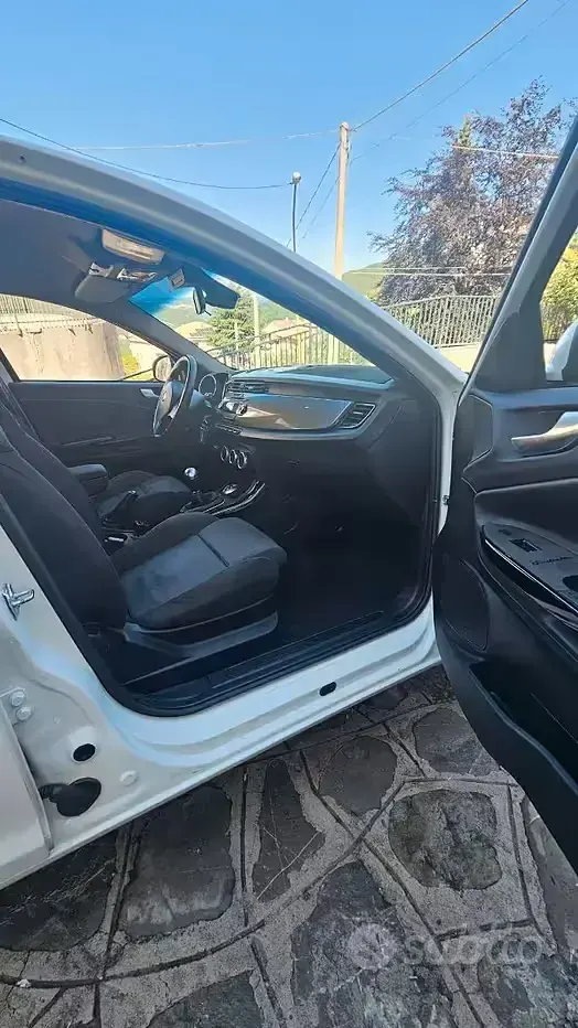 Usata Alfa Romeo Giulietta 140 CV (102 kW) 2012 Bianco Utilitaria
