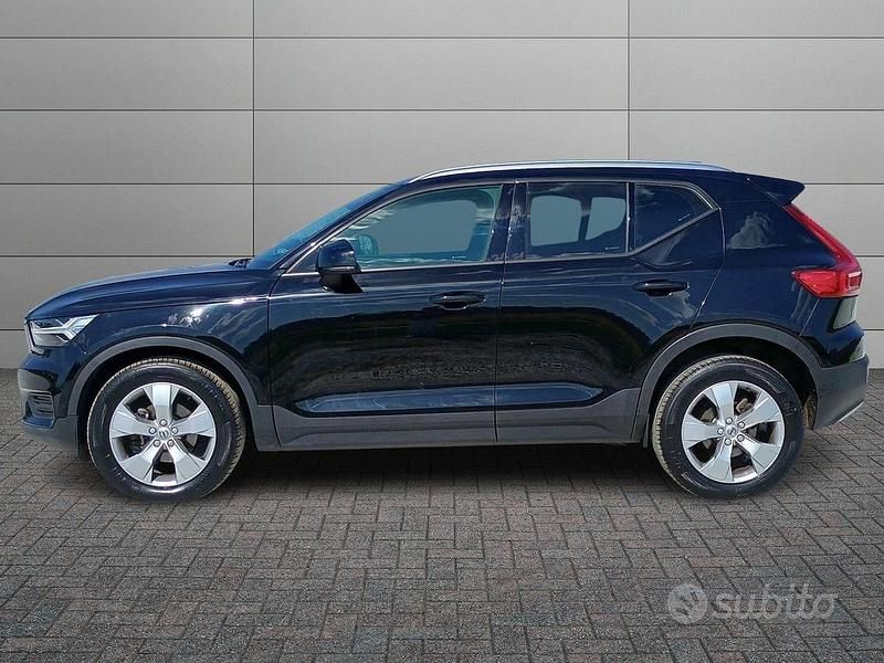 Usata Volvo XC40 Momentum 150 CV (110 kW) 2019 Nero SUV