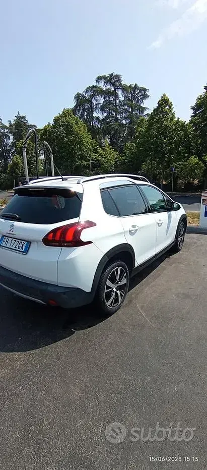 Usata Peugeot 2008 Allure 100 CV (73 kW) 2017 Bianco SUV