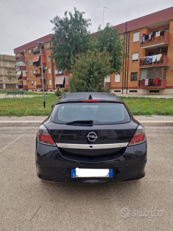 Venduto Opel Astra GTC 1.7 101cv - auto usate in vendita