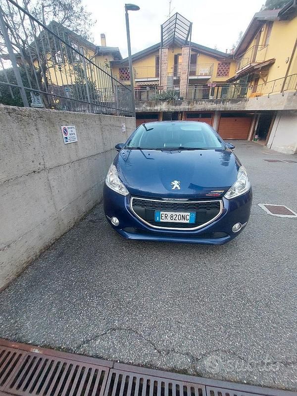 Usata Peugeot 208 2013 Blu Utilitaria