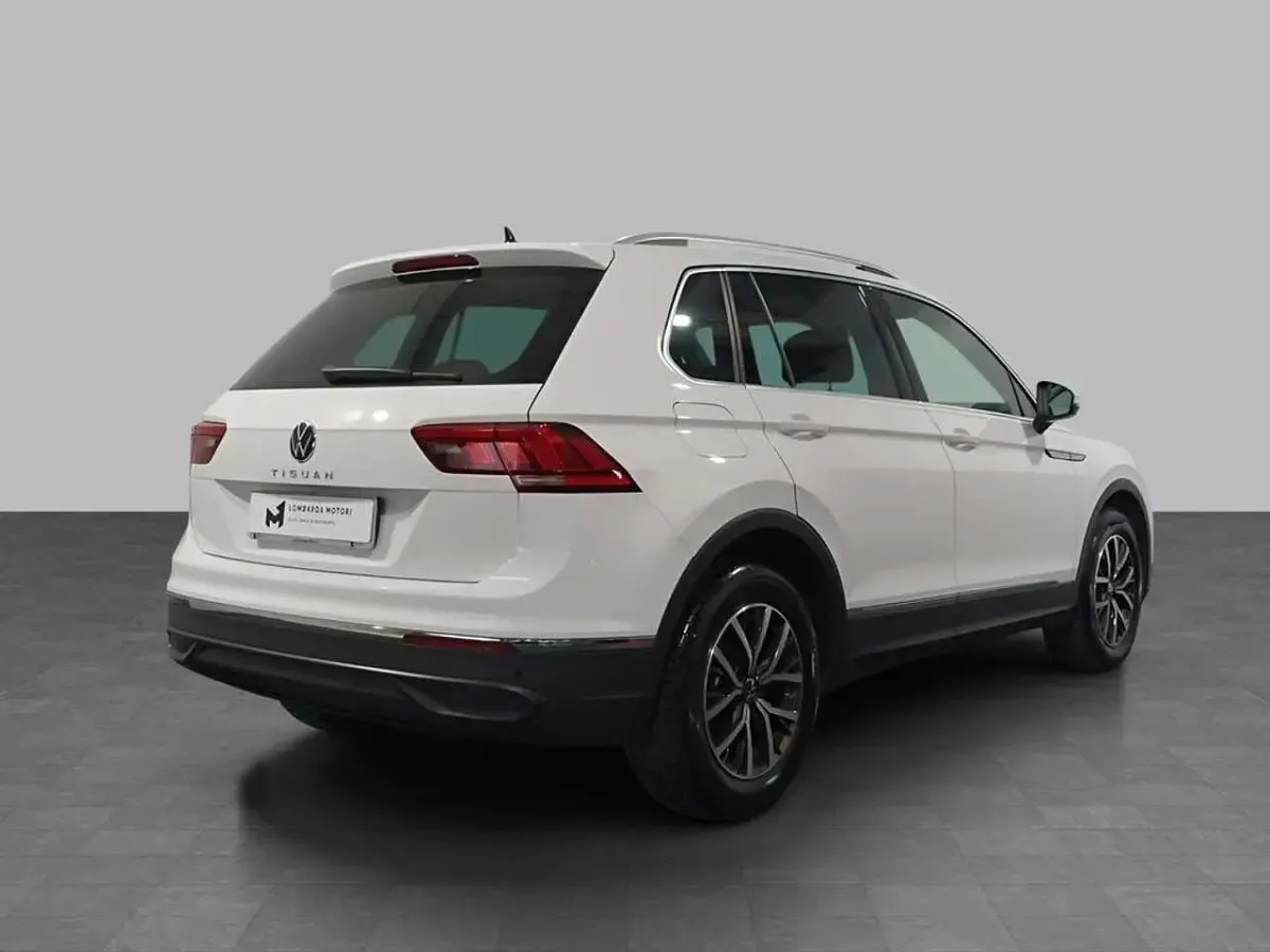 Usata VW Tiguan Life 150 CV (110 kW) 2023 0q pure white SUV
