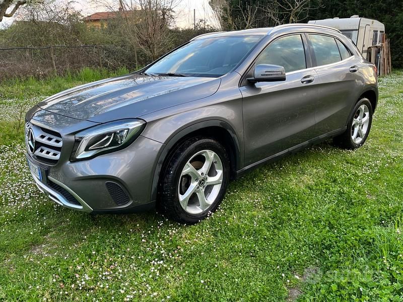 Usata Mercedes 200 136 CV (100 kW) 2017 Grigio SUV