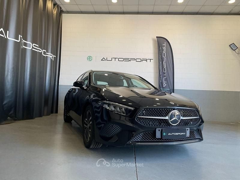Usata Mercedes A180 Advanced 116 CV (85 kW) 2024 Nero Berlina