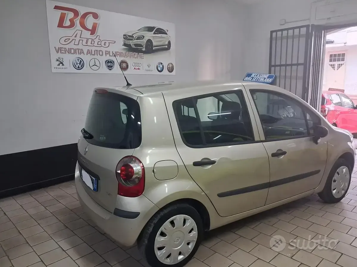 Usata Renault Modus Dynamique 75 CV (55 kW) 2007 Grigio Monovolume
