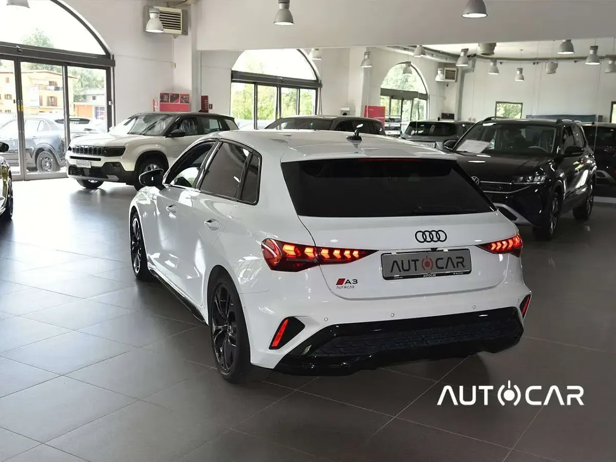 Usata Audi A3 S-Line 150 CV (110 kW) 2024 Bianco arkona Berlina