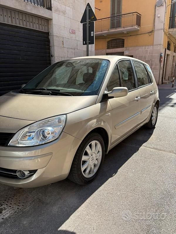 Giallo Usata 2007 Renault Scénic II Monovolume | 1999 € (Buon prezzo) - Immagine 1/4