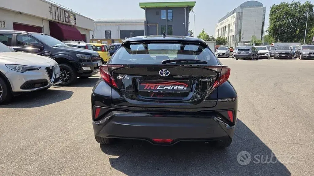 Usata Toyota C-HR Active 98 CV (72 kW) 2023 Nero SUV