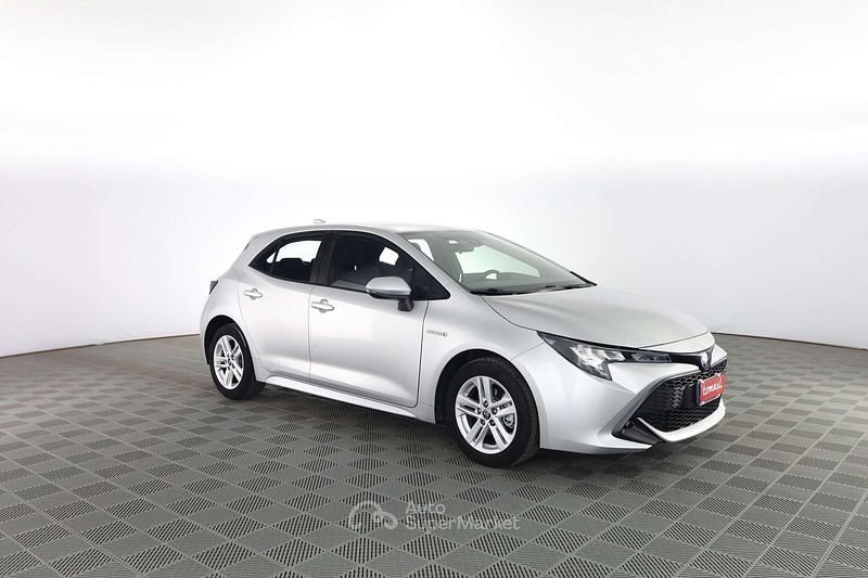 Usata Toyota Corolla Business Edition 98 CV (72 kW) 2022 Argento Berlina