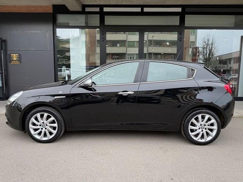 Usata Alfa Romeo Giulietta Ti 120 CV (88 kW) 2020 Nero Utilitaria