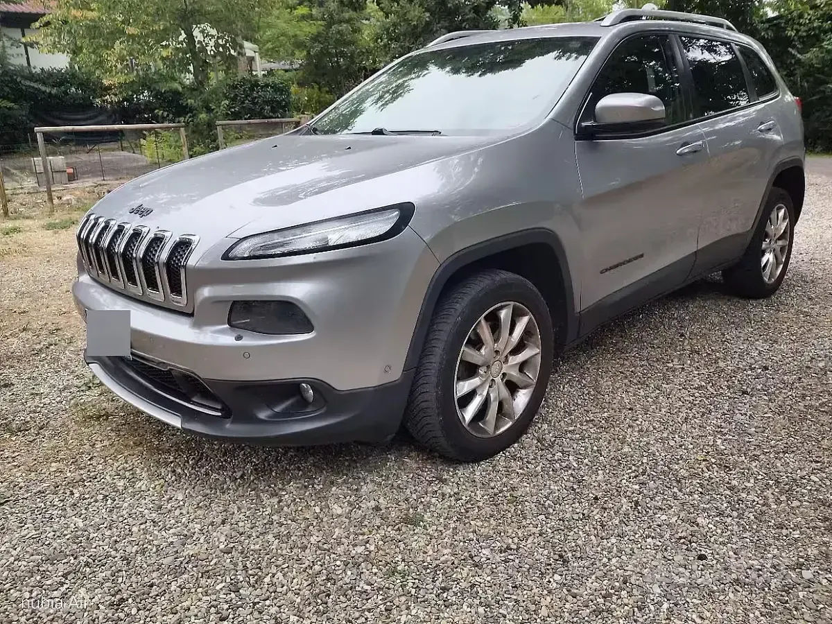 Usata Jeep Cherokee 170 CV (125 kW) 2014 Grigio SUV