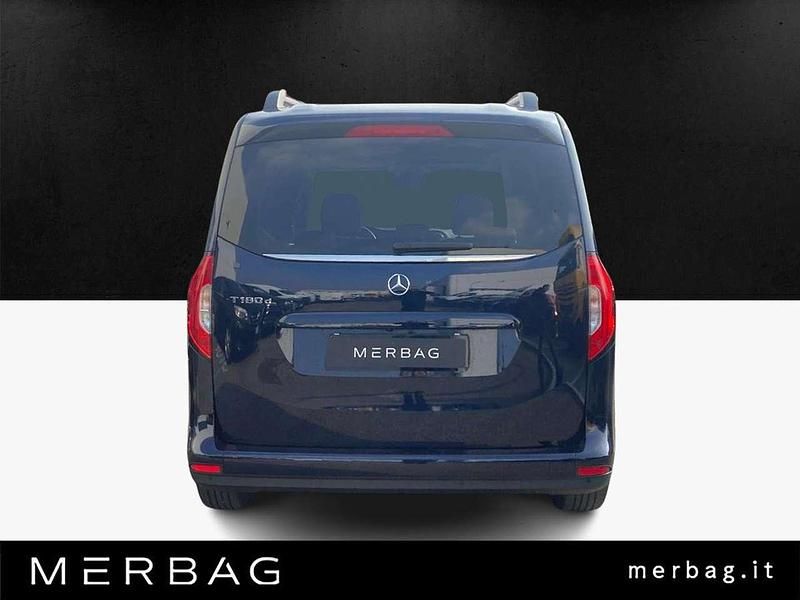 Usata Mercedes T180 Premium 120 CV (88 kW) 2023 Other Monovolume