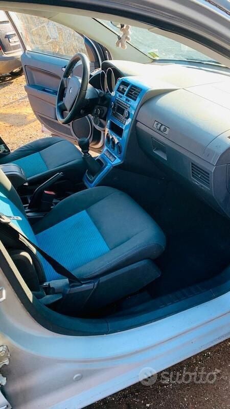 Usata Dodge Caliber SXT 140 CV (102 kW) 2008 Argento Utilitaria