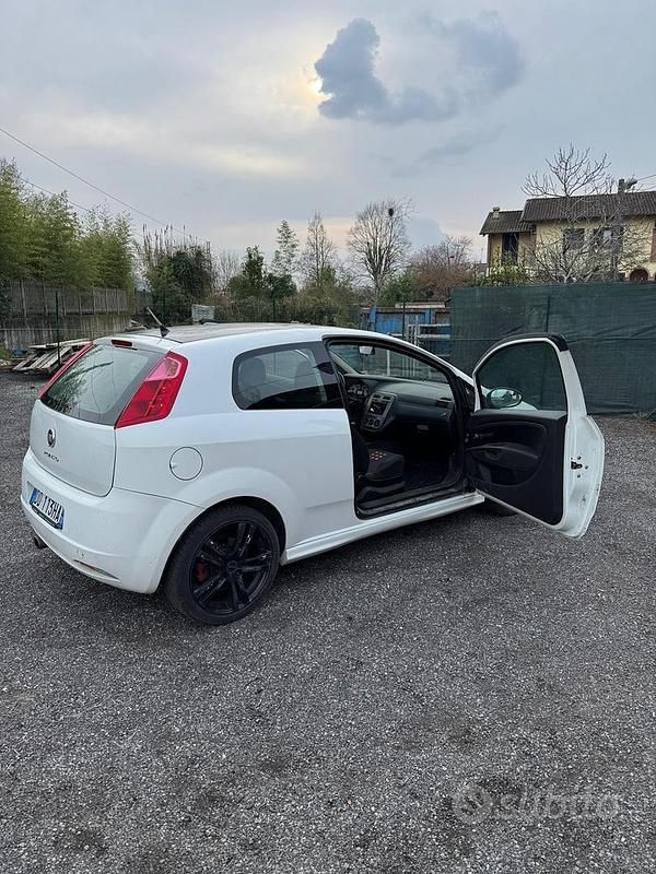 Usata Fiat Grande Punto Sport 130 CV (95 kW) 2006 Utilitaria