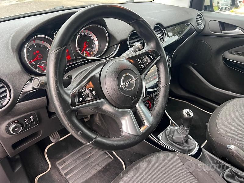 Usata Opel Adam Glam 70 CV (51 kW) 2015 Viola Utilitaria