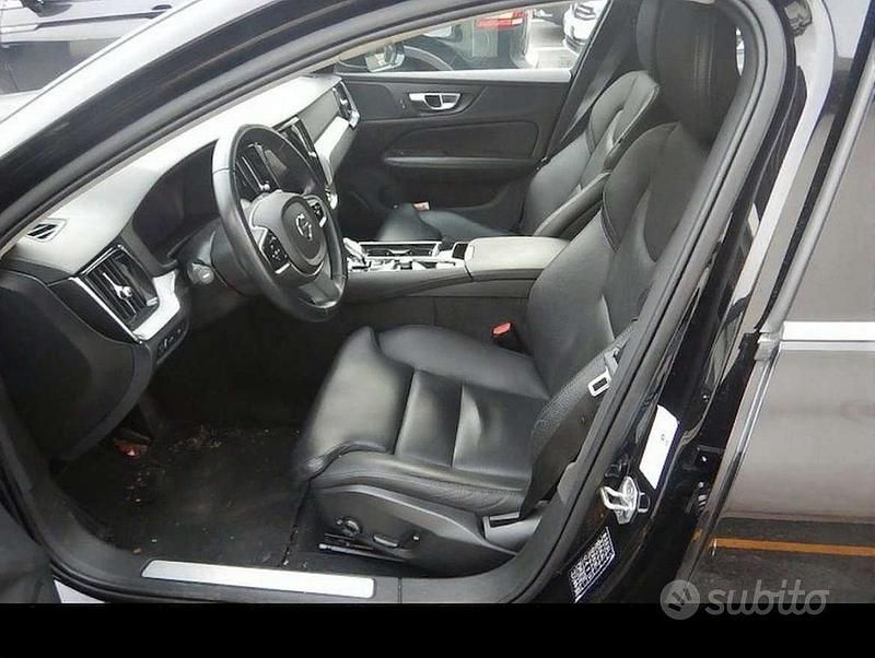Usata Volvo V60 Inscription 253 CV (186 kW) 2021 Nero Station wagon